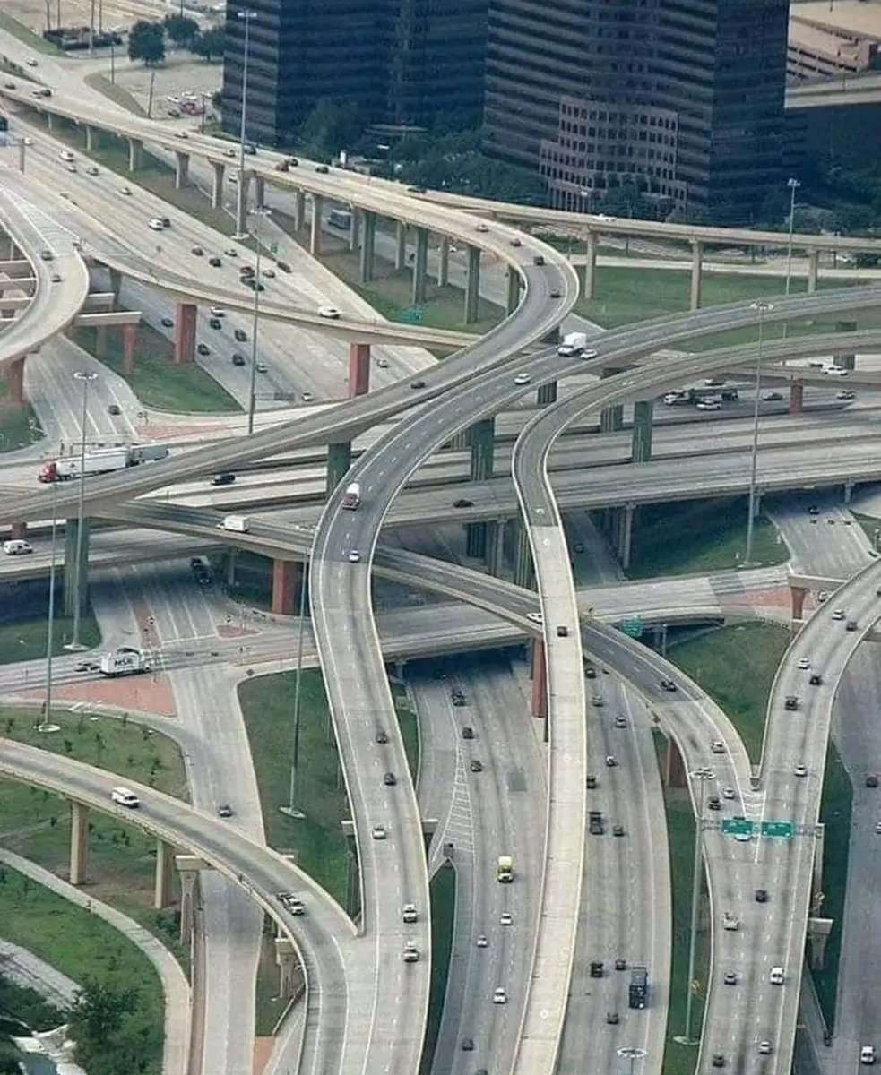 villanito's tweet image. La verdad si quedo bien bonito Paseo 5 de febrero y yo dudando de esta gran obra de mi gober y se entregó en tiempo como se dijo desde un principio #paseo5defebrero #P5F ahora sí ni tráfico y vamos a llegar a tiempo y luego con esos nuevos camiones que emoción. No lo puedo creer