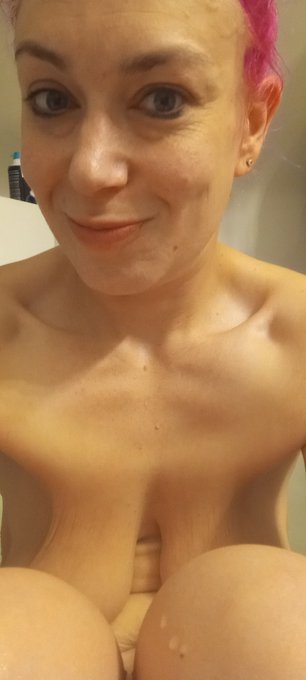 Splish, splash I was takin' a bath 🤣😈 https://t.co/aaZtem4WVa<a href="/tag/horny"class="tags"><span>#horny</span></a><a href="/tag/nsfw"class="tags"><span>#nsfw</span></a><a href="/tag/sellingcontent"class="tags"><span>#sellingcontent</span></a><a href="/tag/ofgirls"class="tags"><span>#ofgirls</span></a>