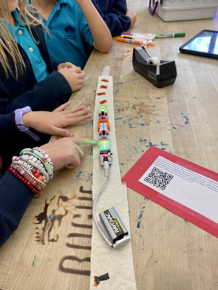 21stStacy's tweet image. We designed a tool for cave exploration: a light up tool belt ⁦@littleBits⁩ ⁦@Davis_Academy⁩ #davis2