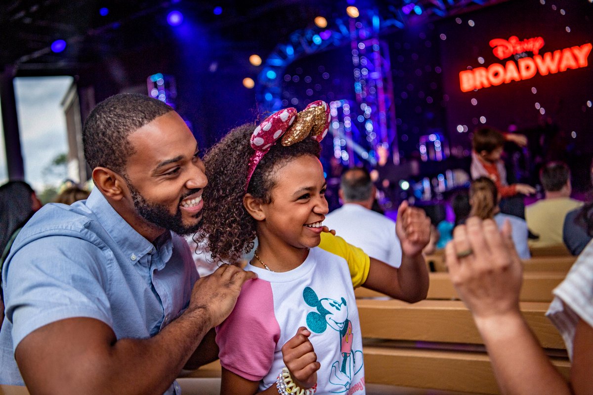 DisneyParks's tweet photo. Get your paintbrushes ready! 🎨✨ The EPCOT International Festival of the Arts returns Jan. 12, 2024! Stay tuned to the Disney Parks Blog for more updates on this colorful event in the future. https://t.co/369izpsgFs