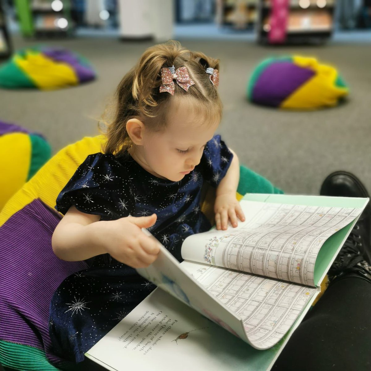 WiganLibraries's tweet photo. Thank you to all the families who attended Wigan library's Halloween Storytime & Craft session yesterday. It looks like you all had a scarily fun time 😀👻🧙♀️
#Halloweencrafts
#storytime
#Octoberholidays https://t.co/osQAZtAtVl