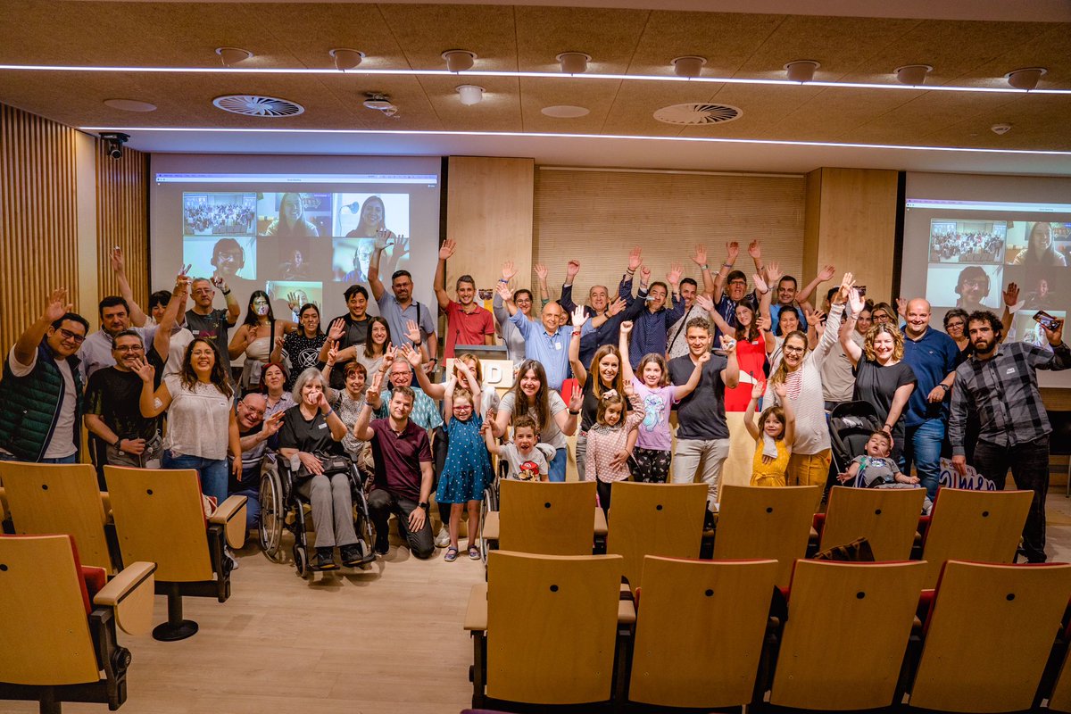 SJD_NMuscular's tweet photo. Hace unos meses vivimos un día inolvidable con la Asociación de Síndrome Miasténico Congénito #ASMIC 🌟
Participamos en la 6ª jornada de Miastenia Congénita, que se conmemoró con el vídeo que os dejamos aquí: https://t.co/C4y1W9nF9g ¡no os lo perdáis! 📹 https://t.co/Fd06UdCODs