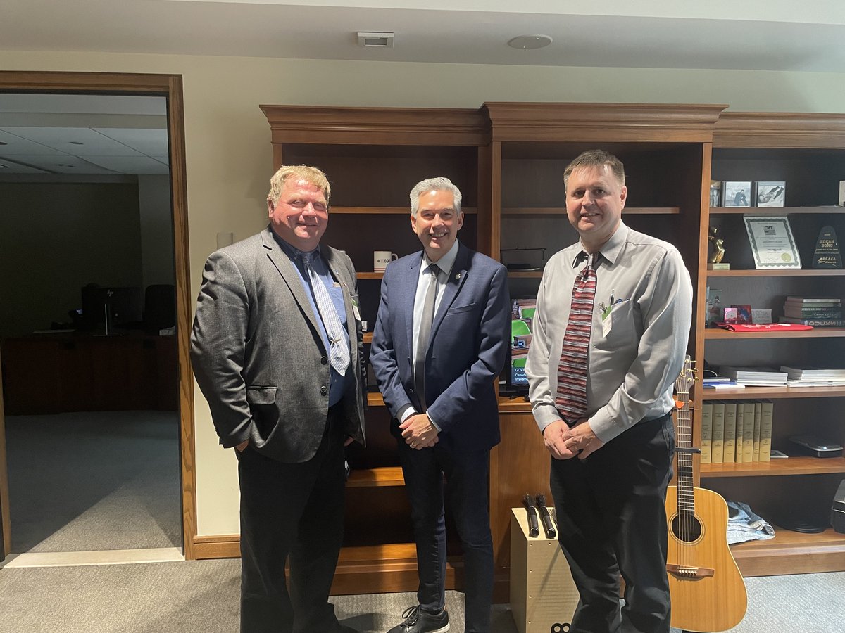 OntarioPorkNews's tweet image. Yesterday, Ontario Pork Board members and Ontario’s representatives on the @cdnpork Board participated in multiple meetings with policymakers, representing the interests of provincial pork producers at the national advocacy meetings in Ottawa.
