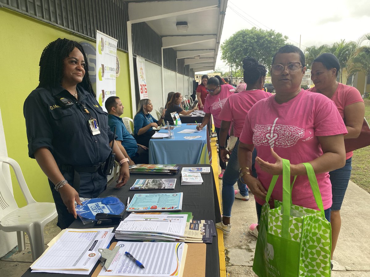 JuliaLoiza's tweet photo. ¡Buenos días a todos! Ya comenzamos la Feria de Salud y Servicios del Senado en el Centro Municipal Carlos Escobar. Ven y aprovecha estos beneficios hasta mediodía #LoizaFlorece https://t.co/HxdC27Q7Hk