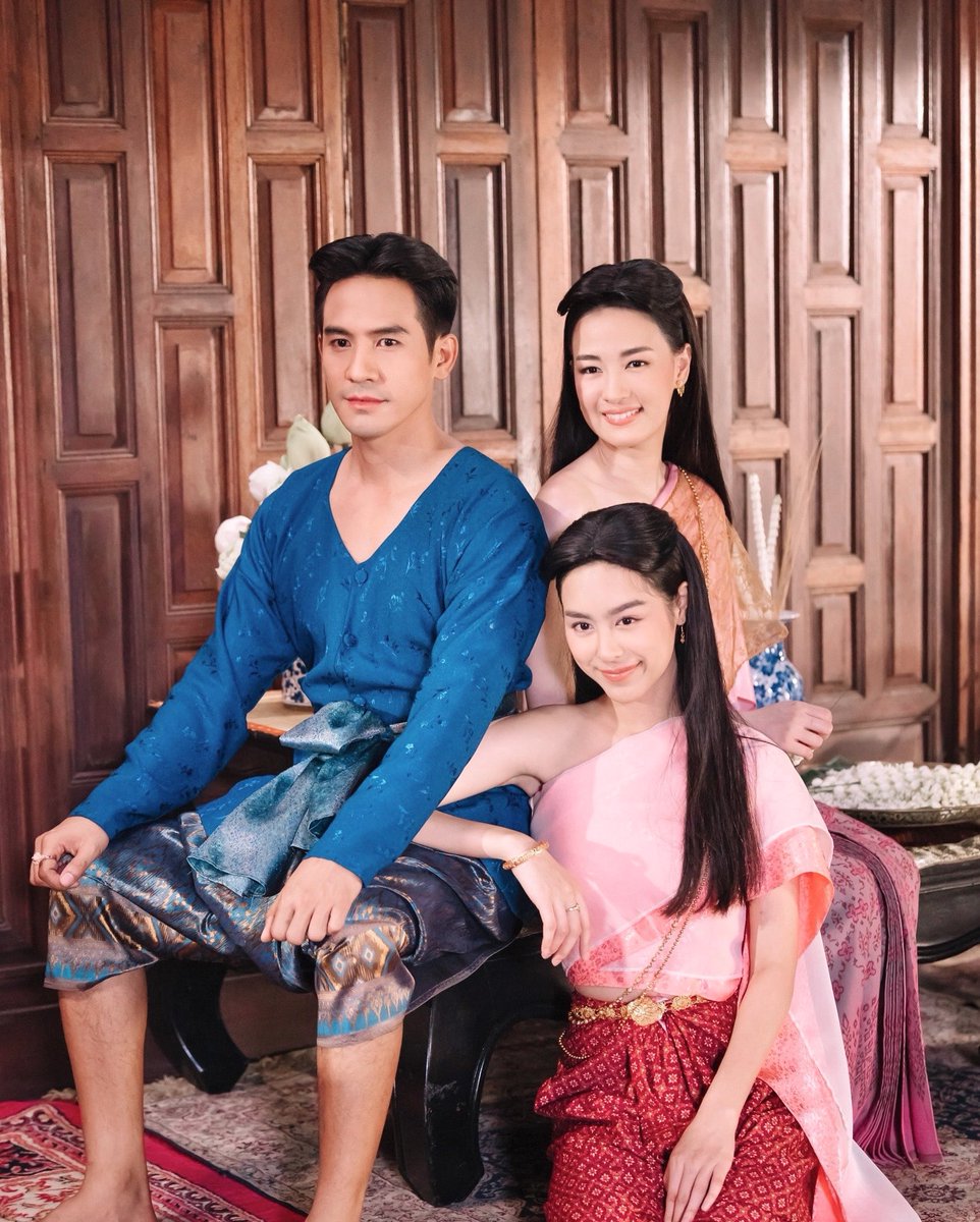 cine_pb's tweet photo. คืนนี่พวกข้าจักโตเป็นหนุ่มสาวแล้วหนา🤭 เปิดช่อง3เร็วออเจ้า🥰 #พรหมลิขิตep3 https://t.co/GIruhLEOSN