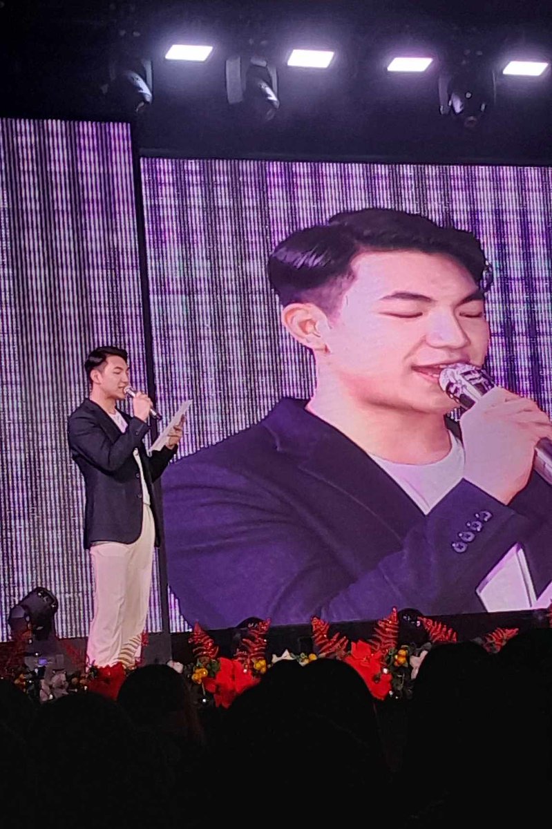 iLoveDarren_24's tweet photo. Apakagwapo naman talaga ng nag-iisang Asia's Pop Heartthrob!!

NI XING DE STEPHEN 
#CBMLInterrogation
#CBMLOnIWantTfcEP9
#DARREN @Espanto2001
DARREN AT OCTOBESTIVAL https://t.co/VLUIHkAheX