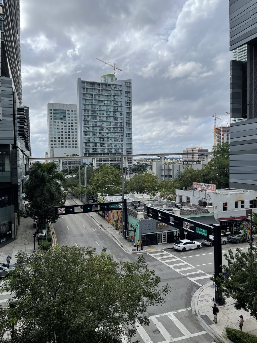 ☀️ Brickell mornings.
