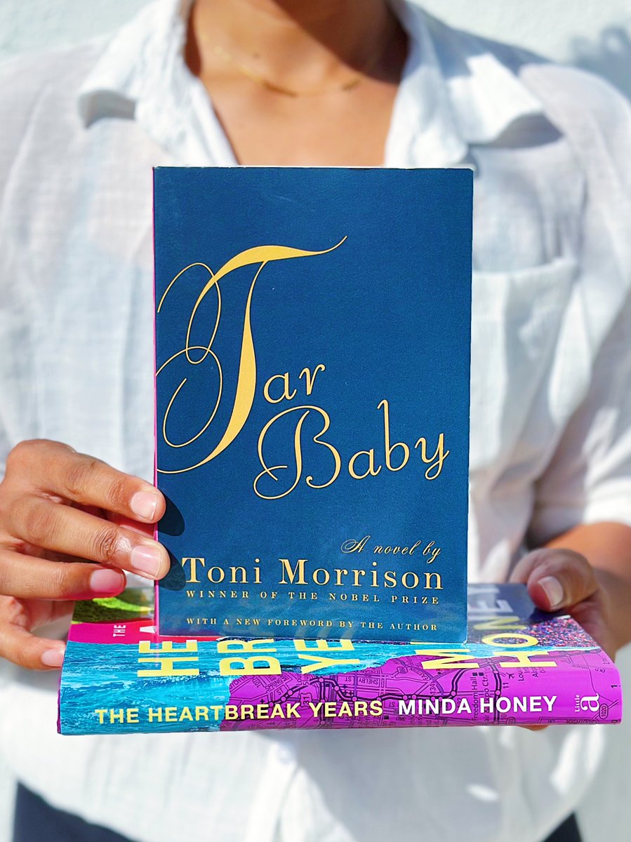 thestackspod_'s tweet photo. It’s time for our annual Toni Morrison episode for #thestacksbookclub. We’re discussing her 1981 novel TAR BABY with author @MindaHoney. From anti-Blackness to character names to that ending, we cover it all. Spoilers abound. https://t.co/qafv1qACxD @VintageAnchor https://t.co/h31Nh44yDo