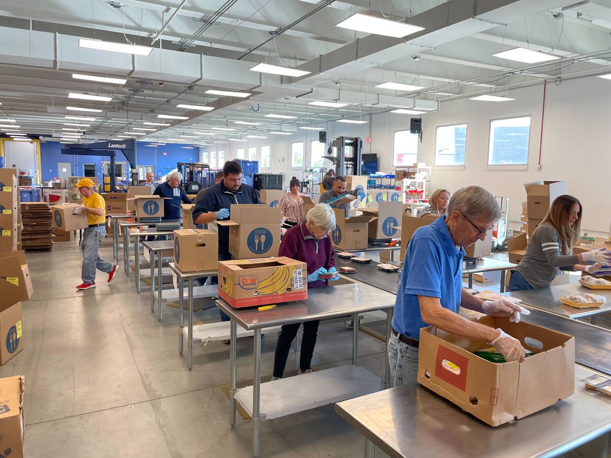 merrymtg's tweet photo. Yesterday, Merrymeeting Group had the opportunity to give back to our community at the @CleFoodBank. We rolled up our sleeves and worked together to process a whopping 4,012 lbs of meat generously donated by our local grocery stores. Way to go! #WeFeedCLE https://t.co/vDPlMFaChp