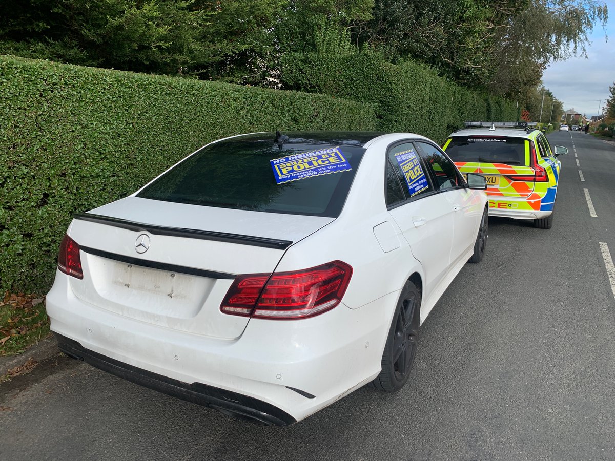 A full house ♥️♣️♦️♠️ for #Team4RPU in Elswick. This car was identified as being a clone. Not only was it on false plates but there was no MOT or tax and the driver was uninsured. Vehicle seized and all offences reported. The stickers are complimentary 😊 #ForceOps