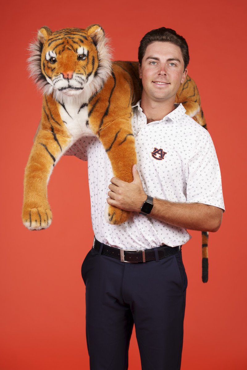 AuburnMGolf's tweet photo. Happy birthday to the coolest cat we know 😎🤙

Hope it’s a great one, @AlexVogelsong ‼️

#WarEagle https://t.co/AOqsYR2YqU
