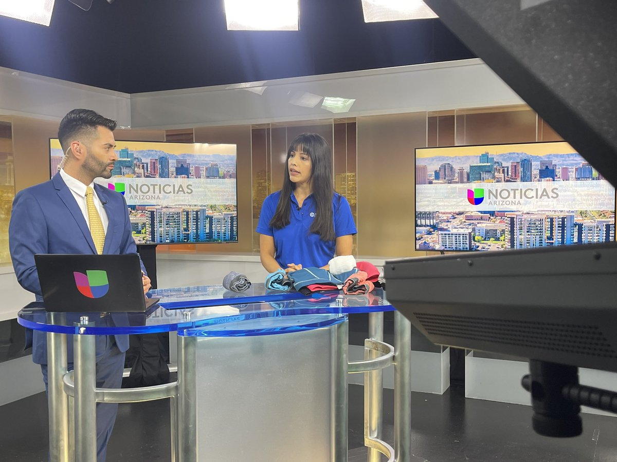 SheilaVNews's tweet photo. Muchas gracias a  @SVdP por acompañarnos en nuestra edición matutina de este miércoles para hablar sobre su campaña “Drop your Drawers” misma que busca donaciones de ropa  interior nueva para los más necesitados @UnivisionAZ @juanpvilla2000 https://t.co/Y3cfhmKRHA