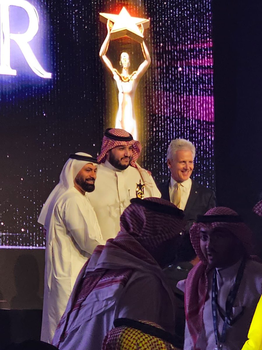 OPM_Saudi's tweet photo. بفضل الله، حصلنا على جائزة افضل "استشاري عقاري" في الشرق الاوسط وشمال افريقيا في تطوير عوائد المحافظ العقارية التجارية للعملاء.
وذلك عبر اهم مؤتمر عالمي مختص في القطاع التجاري للعقار @MECSC_ORG 
MENA Shopping Centre &amp; Retail Awards 2023

@MadeinSaudi https://t.co/7kc916i64D