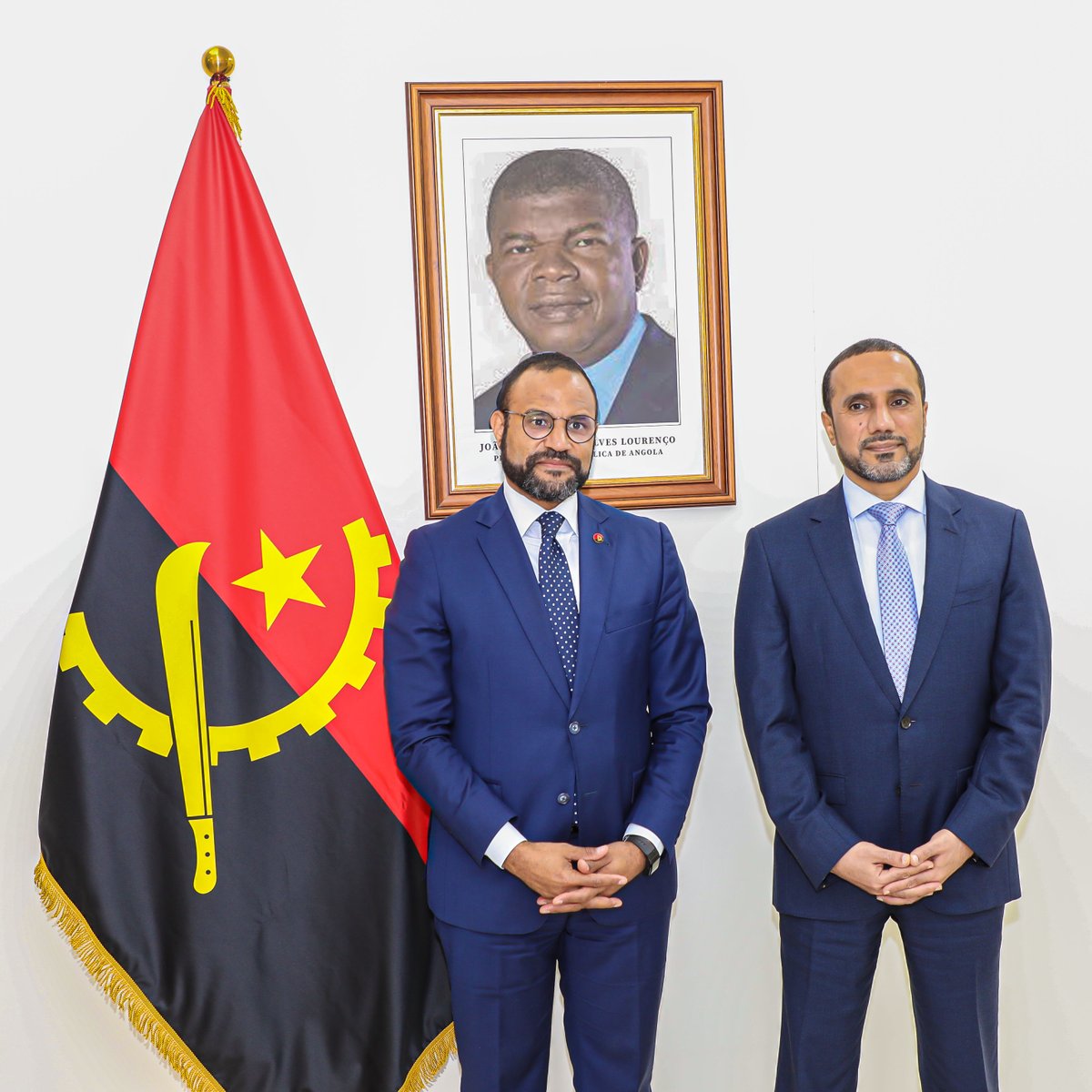 Ontem, tive a honra de receber em audiência, o Diplomata dos Emirados Árabes Unidos, Dr. Salem Al Shamsi, dentre vários assuntos, falei sobre a estruturação das cadeias de valor das fileiras produtivas do agronegócio.