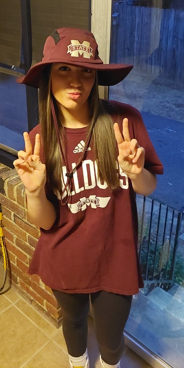 cactuskicker's tweet photo. The only reason she wears maroon for is for @loftin_bradley She is wanting a striped jersey! https://t.co/y7LOIQ16IC