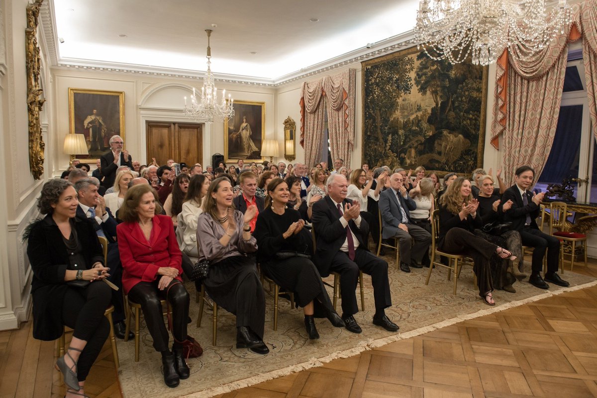 ABCC_Argentina's tweet photo. ABCC Gala Lírica - Ópera y Tango, en la Residencia de la Embajada Británica. 23 de Octubre. 
Cantantes: Mariana Carnovali, Omar Carrión, Angie Maya y Darío Sayegh. Pianista: Eduviges Picone.
A beneficio de las acciones sociales que lleva adelante el ABCC. https://t.co/vTprOmshn2