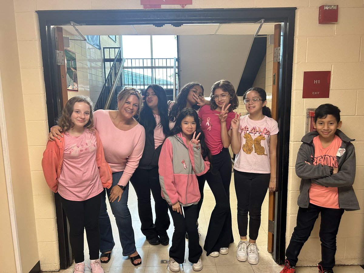 EHMS_STUCO's tweet photo. Check out pictures from last week’s Pink Out for Breast Cancer Awareness at EHMS! 💗🎀 https://t.co/yNw8hQOAve