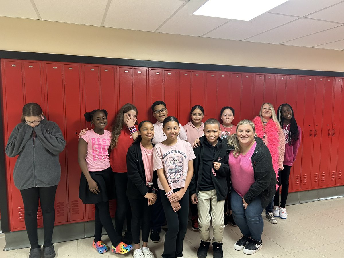 EHMS_STUCO's tweet photo. More photos from pink out! https://t.co/KqrtFdcUNC