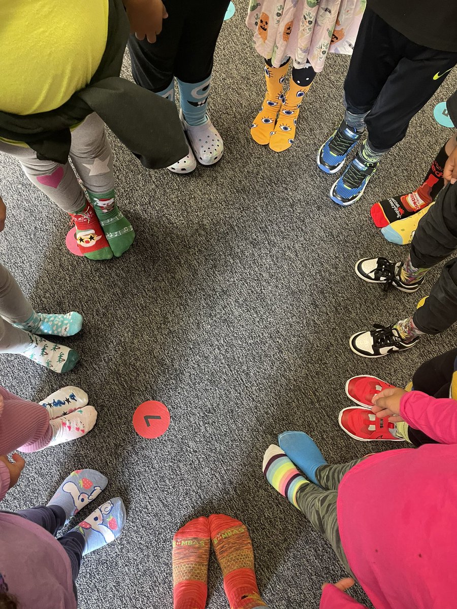 gabrielleafp1's tweet photo. Crazy Sock Day at @TJeffersonBASD ! 
I’m wearing my Brown Bear Brown Bear @BOMBAS #firstgrade https://t.co/ebSzaSlXNF