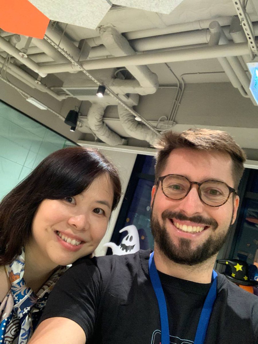 Interesting discussion on ZK and optimistic rollups in #BuilderNights Hong Kong hosted by @MetaMaskDev @Consensys! Thank you @francescoswiss taking this selfie and a nice chat with @mirkogarozzo 😂🙏🏻 I had a great time!