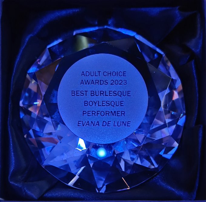 Guess what...  I won Best Burlesque Performer at the Adult Industry @adultawardsau  ! 💃  Thank you to<a href="/tag/dancer"class="tags"><span>#dancer</span></a><a href="/tag/melbourne"class="tags"><span>#melbourne</span></a><a href="/tag/burlesque"class="tags"><span>#burlesque</span></a>