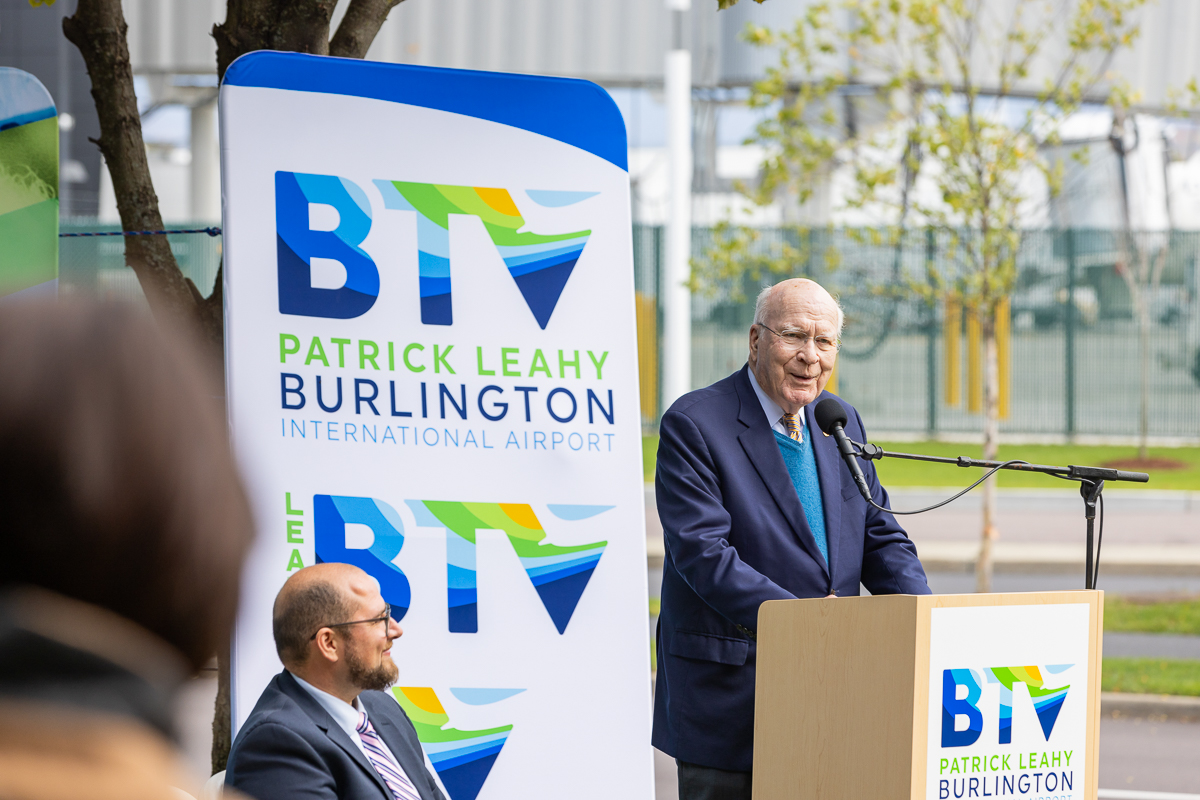 LeahyBTV's tweet photo. We had the honor of unveiling our new logo last week to Senator Patrick Leahy, Friends, Partners, Neighbors, Colleagues, and the City team. Thank you ALL for your support!
Welcome to the Patrick Leahy Burlington International Airport!!!
#flybtv #leahybtv #bestsmallairport https://t.co/MIUGcQydFu
