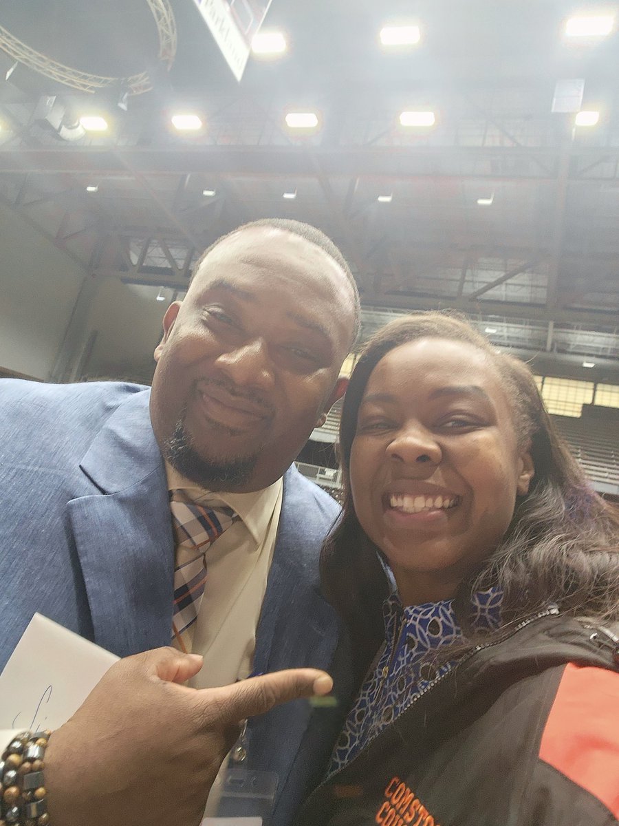 Wouldn't be where I am without Mr. Simmons! @dallasschools #Lead_dallasisd @EB_Comstock