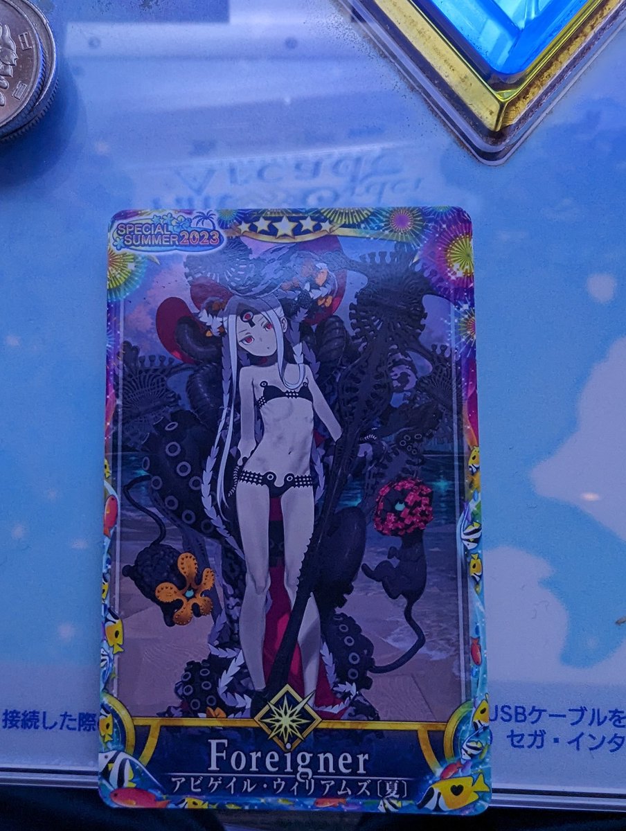 PyroMaids's tweet photo. A really nice lady came up to me after playing fgo arcade and handed me this! 😭 It was so nice but also really funny since it was a Foreigner card

FGOをプレイした後に素敵な女性が私のところに来て、これを渡してくれました！  😭  Foreigner なので親切だけど面白かったです

#FGO https://t.co/AlOVdkM6Em