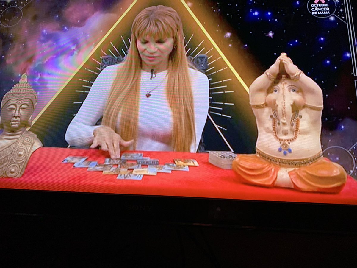 Maggi23225543's tweet image. Ya escuchándote @mhonividente sólo @UnicableOficial #preguntaleaMhoni @ClubMhoniFan #preguntaleaMhoni