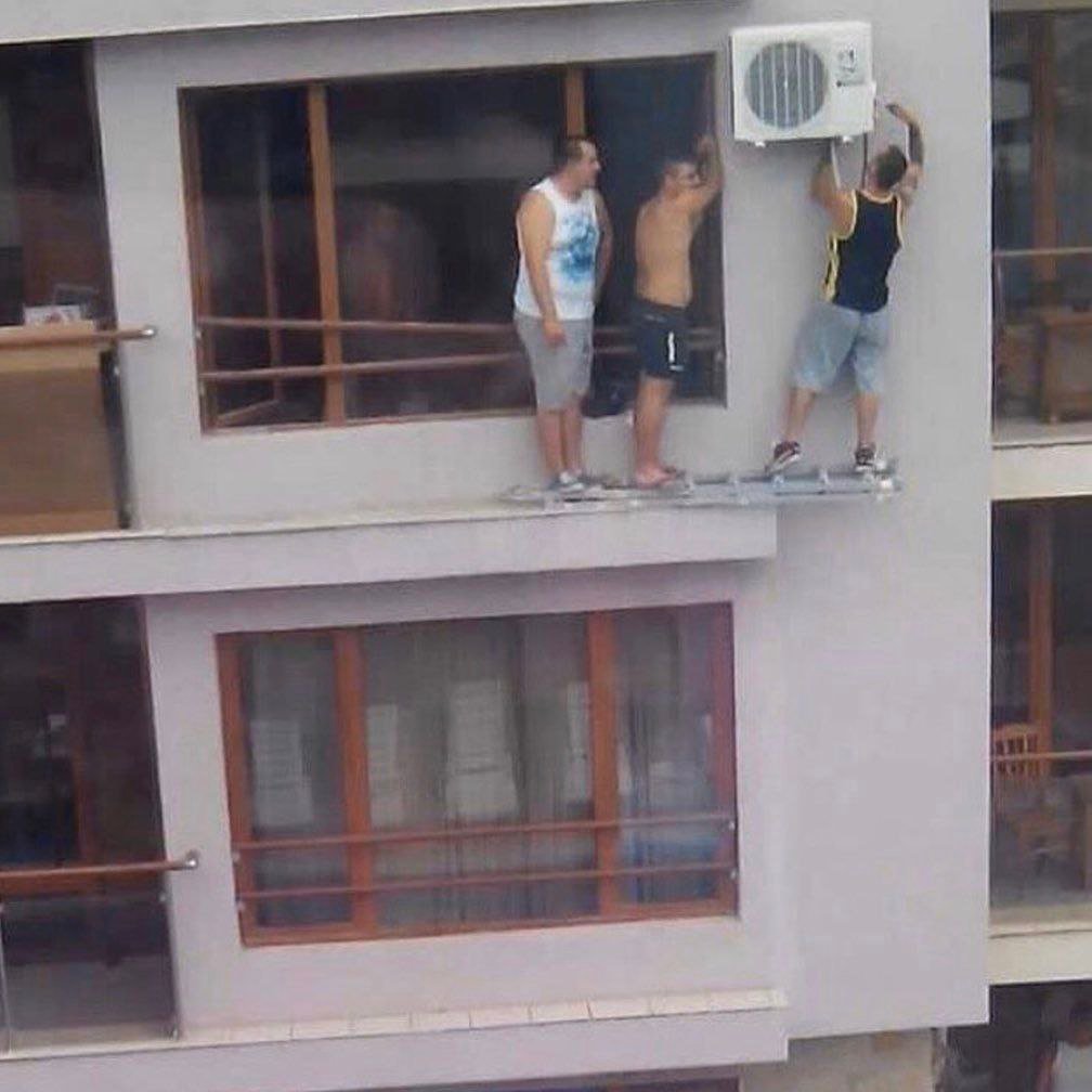 jsph_86's tweet image. وقتی فرانت و DevOps به برنامه‌نویس بک‌اند کمک میکنن تا روی پروداکشن دیباگ کنه :