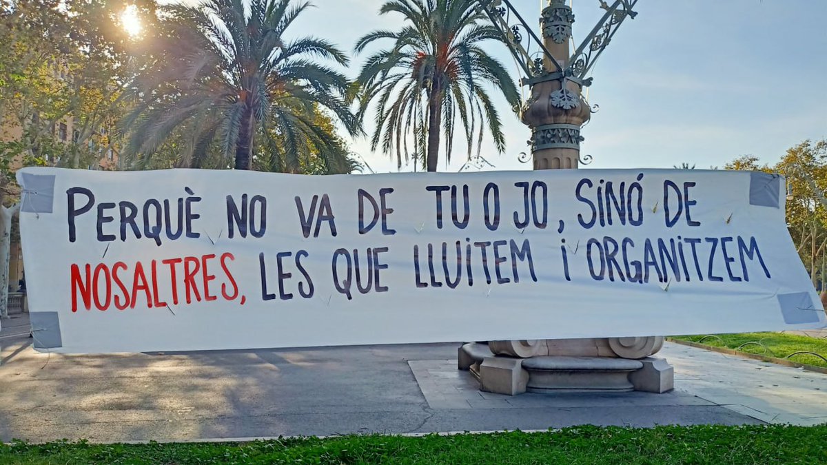 AlertaSolidaria's tweet photo. ⚠️ABSOLTS!!!
Tres veïns de Sant Cugat a qui dos @mossos imputaven haver llençat pedres i ampolles a furgons policials. Els agents asseguraven no haver perdut de vista els nois però dues testimonis i el servei de localització de Google Maps els van desmentir!
#ProuABUSOS!!! https://t.co/GHYiT5GHE6