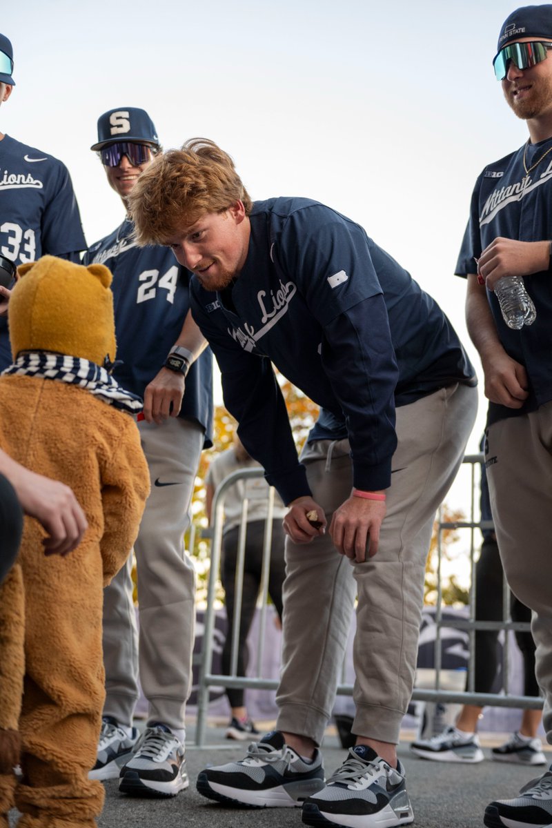 GoPSUsports's tweet photo. ⏪ to last night!

Last night we held the annual All Sports Museum Trick-or-Treat and we had 1,089 people come through to see the teams and get candy. Thank you to everyone who came out to support! https://t.co/BeNpATq2cV