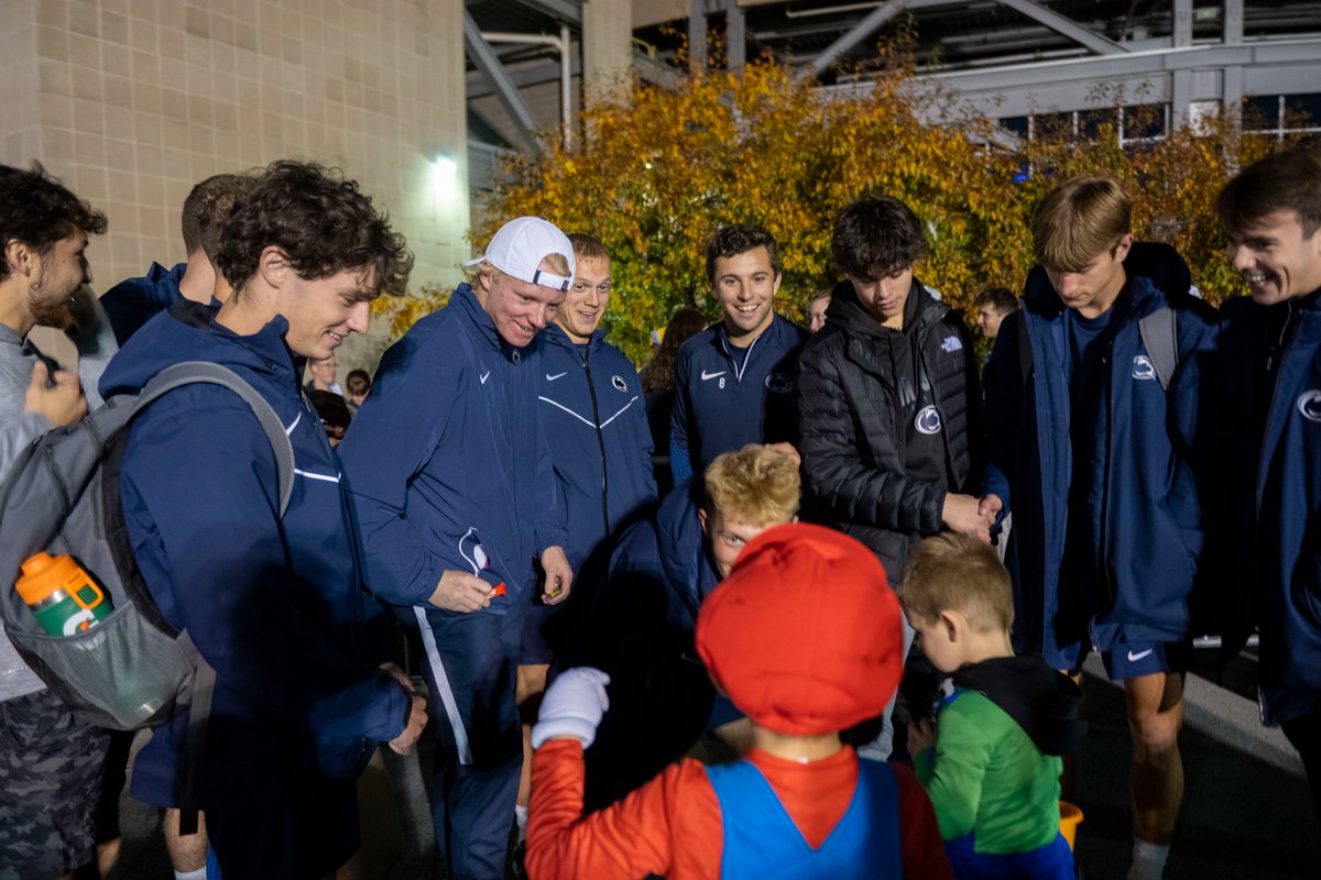 GoPSUsports's tweet photo. ⏪ to last night!

Last night we held the annual All Sports Museum Trick-or-Treat and we had 1,089 people come through to see the teams and get candy. Thank you to everyone who came out to support! https://t.co/BeNpATq2cV