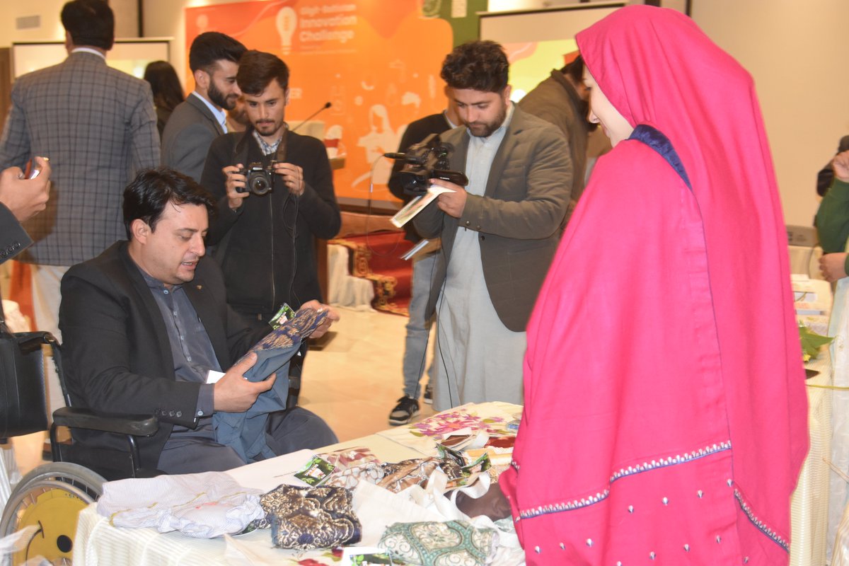 (2/3) Senior policy representatives appreciated local youth entrepreneurs for their innovative business pitches and demos, while emphasising the need for good governance, grassroots engagement &amp; political will in creating opportunities for GB's young people.