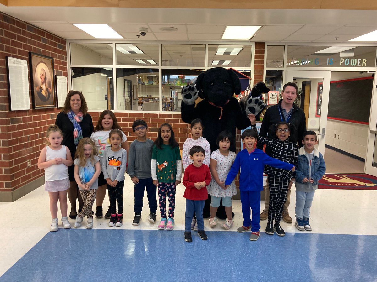 LCPSLegacy's tweet photo. We ❤️ our Golden Paw winners for October! We are so proud of you! They were great students throughout the school day! https://t.co/9jMWhXlWGk
