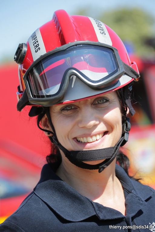 PompiersHerault's tweet photo. #Féminisation|| Le 25/10/1976 le décret autorisant les femmes à exercer l'activité de sapeur-#Pompier a été publié Il annonce que "les Corps de sapeurs-pompiers communaux peuvent être composés de personnels tant masculins que féminins" Au SDIS de l'Hérault elles sont plus de 1100 https://t.co/hL0LeTEUUr