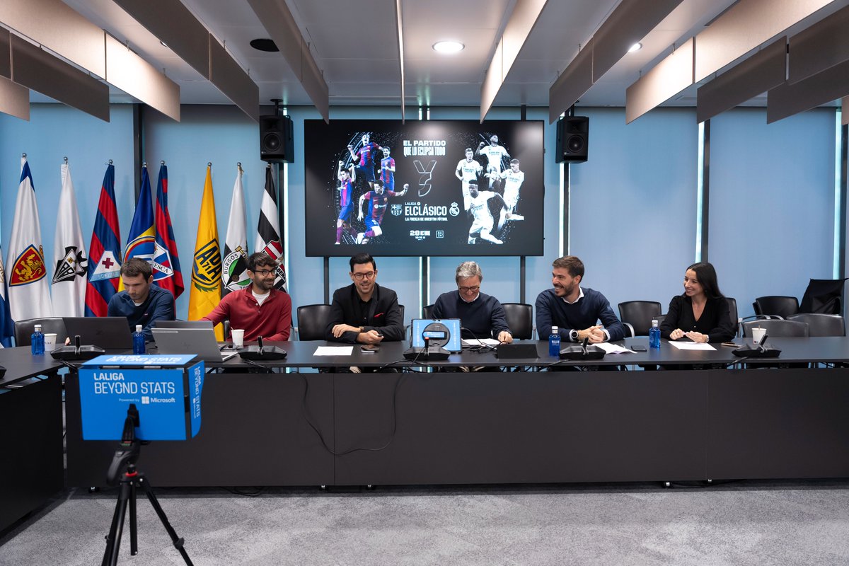 LaLigaCorp's tweet photo. ⚽☕ LALIGA held a breakfast briefing on big data and technological developments for the #ELCLÁSICO broadcast.
📊 #BeyondStats 🤝@Microsoft 💻
LALIGA's Roger Brosel and Ricardo Resta were in attendance, together with @PabloPintoDAZN from DAZN. 📺 https://t.co/nNQweH30kl