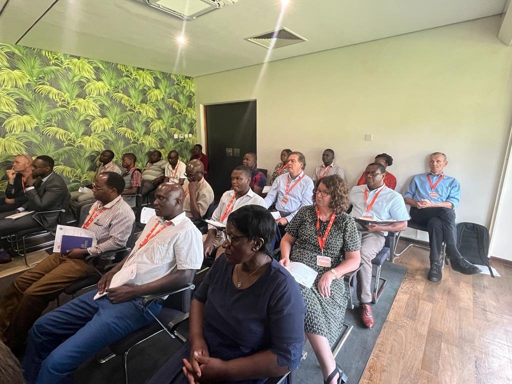📸Yesterday was the close out meeting of the Green Impact Centre, <a href="/Green_Impact_C/">Green Impact Centre</a>.

This 4 year partnership between Dutch &amp; Zimbabwe companies trained more than 500 smallholder farmers in climate-smart agriculture &amp; linked them to markets.
🇳🇱🇿🇼🚜