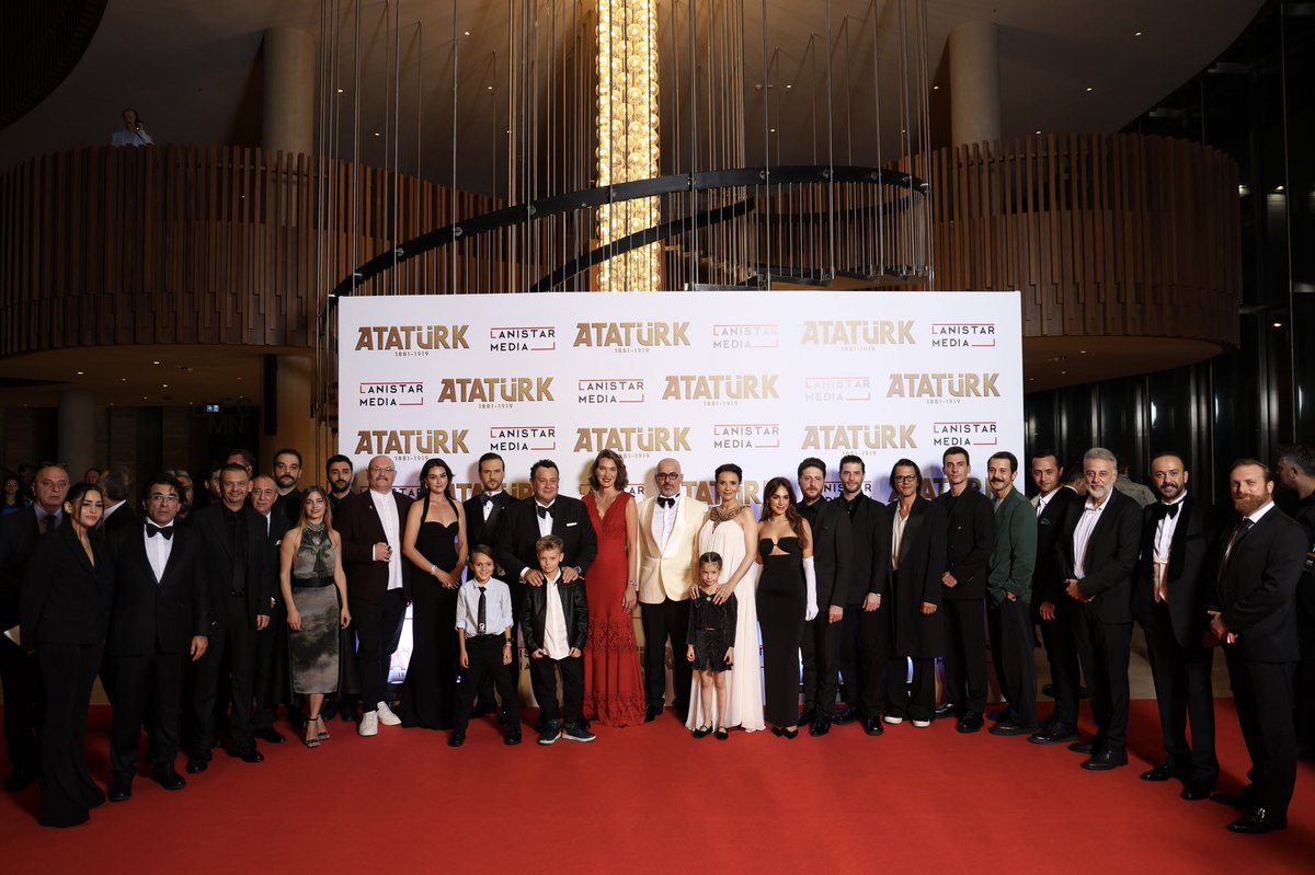 Böyle özel bir projede, böyle özel insanlarla çalışmak…ne büyük bir onur. Sonsuza kadar müteşekkirim. * What an honor it is to work with such special people on such a special project. I am forever grateful.