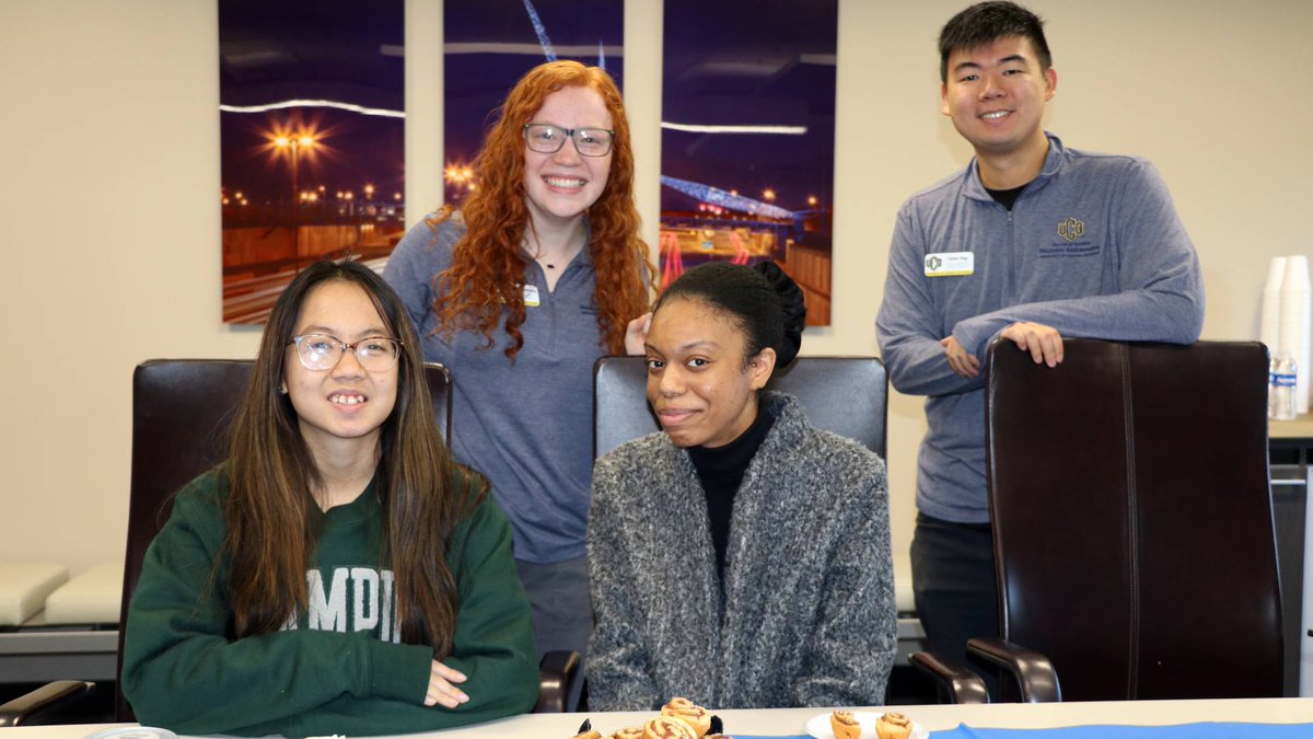 UCOBusiness's tweet photo. The Business Ambassadors enjoyed celebrating our transfer students with treats and snacks. The meaningful conversations and learning how UCO became home was certainly a highlight. We love our transfer students! #UCObusiness #funfocusedforward #transferstudentappreciationweek https://t.co/4iuGYxhQZY
