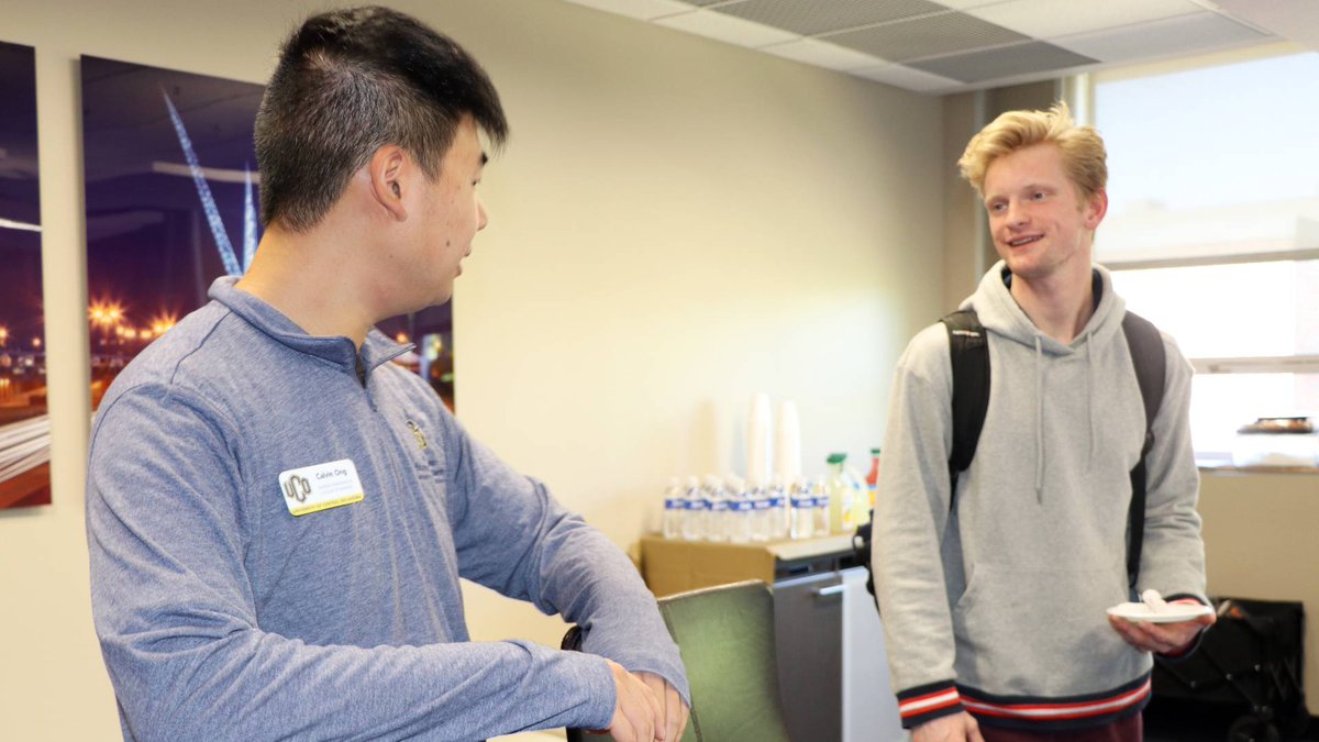 UCOBusiness's tweet photo. The Business Ambassadors enjoyed celebrating our transfer students with treats and snacks. The meaningful conversations and learning how UCO became home was certainly a highlight. We love our transfer students! #UCObusiness #funfocusedforward #transferstudentappreciationweek https://t.co/4iuGYxhQZY