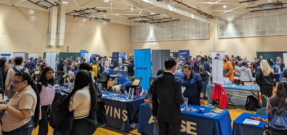 Last week, we met some incredible @sunyoswego students during their fall #career & #internship fair. A record 675 students came out, & we were so impressed with everyone who stopped by to chat w/us about starting a career w/the #FBI. Remember, the FBI is looking for all majors!