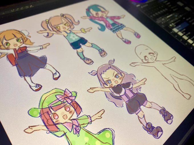 ロリを創作するために多様なロリを集めて描き並べています。…なんだか良くないことをしている気分になるね!ろりろり。