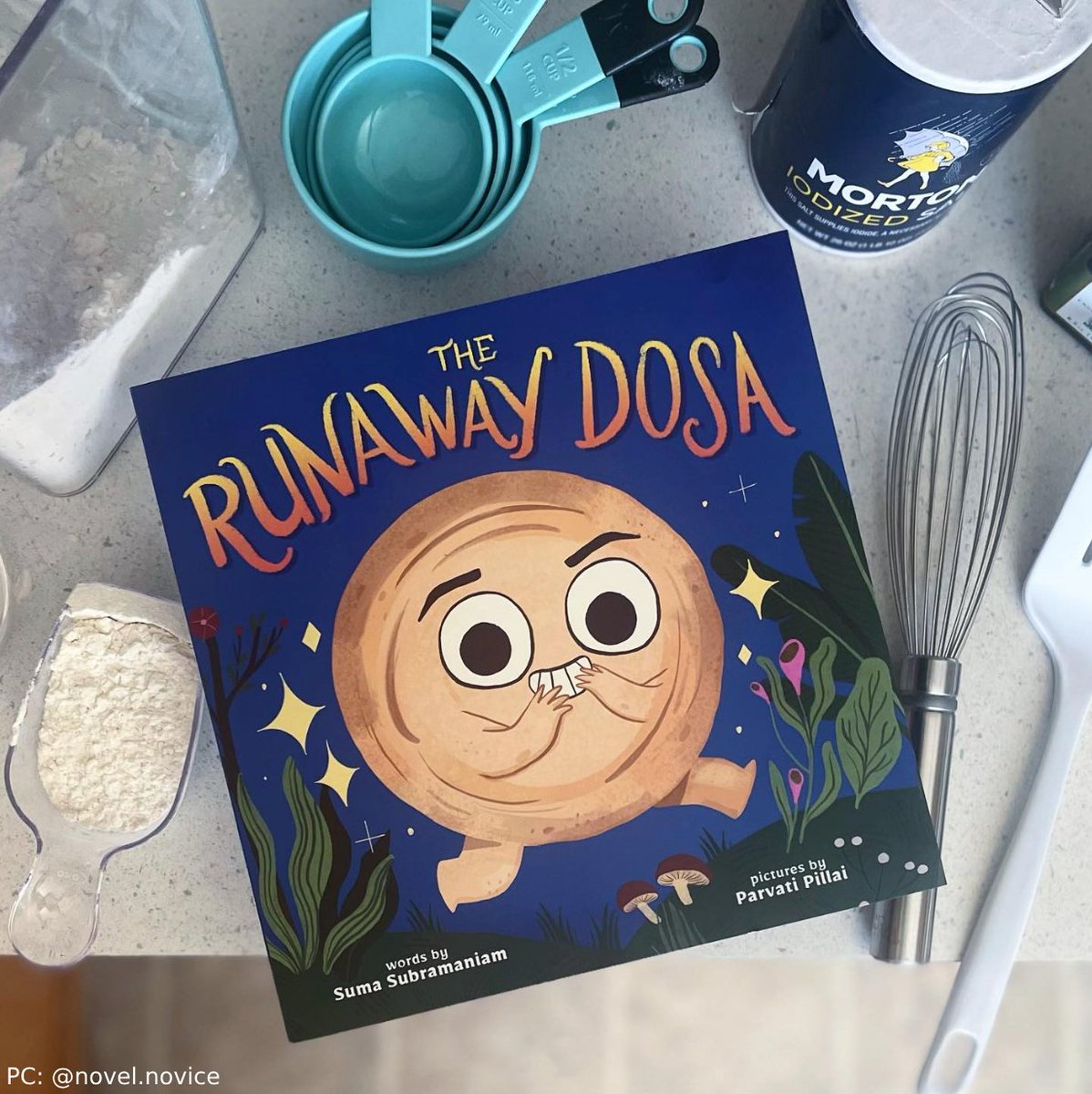 Always keep an eye on your breakfast; you'll never know when it will start to run away! In #TheRunawayDosa by @suma_v_s and illustrated by #ParvatiPillai, a dosa comes to life and jumps off the kitchen table, leaving Akka and her little brother to catch it! 

#BeeAReader🐝