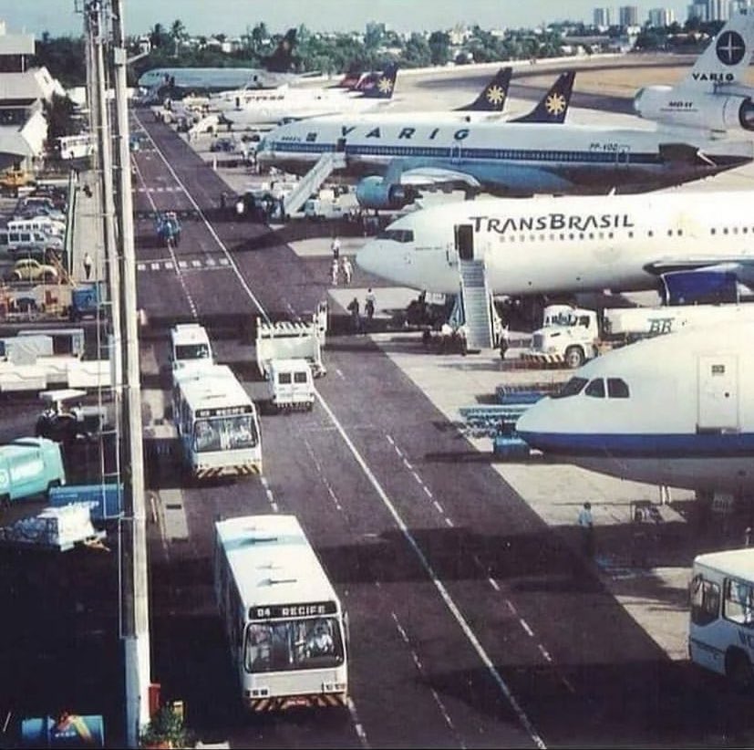 recifeordinario's tweet photo. Esse é o Aeroporto do Recife na década de 90 https://t.co/tjuUEXr37K