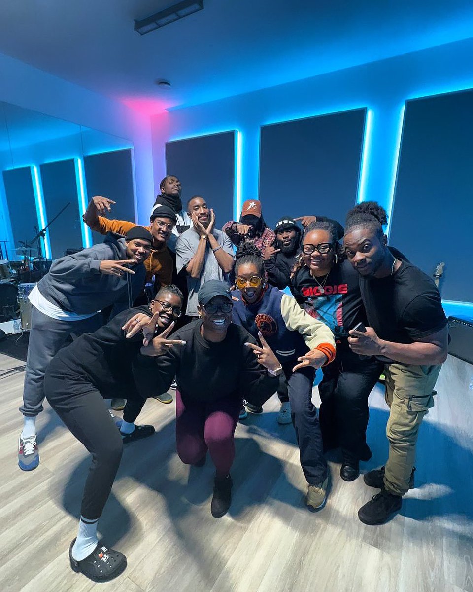 Rehearsals went down! 🔥🙌🏾😘

We look forward to bringing this electrifying showcase to our SFM community tomorrow evening! 

Hope to see you and your peeps there whooping it up with us!! 🙌🏾🔥🥰

SFM Host &amp; Curator: <a href="/ShezArOfficial/">ShezArOfficial</a> 
Live Band &amp; <a href="/TheSoulSirens/">#TheSoulSirens</a> on BGVs 

🗓️