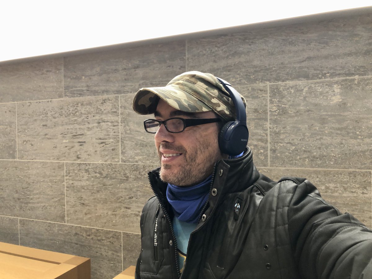 TpBukko's tweet photo. Richtiges SONY-Opfer 🍎 https://t.co/diq7kDhpD1