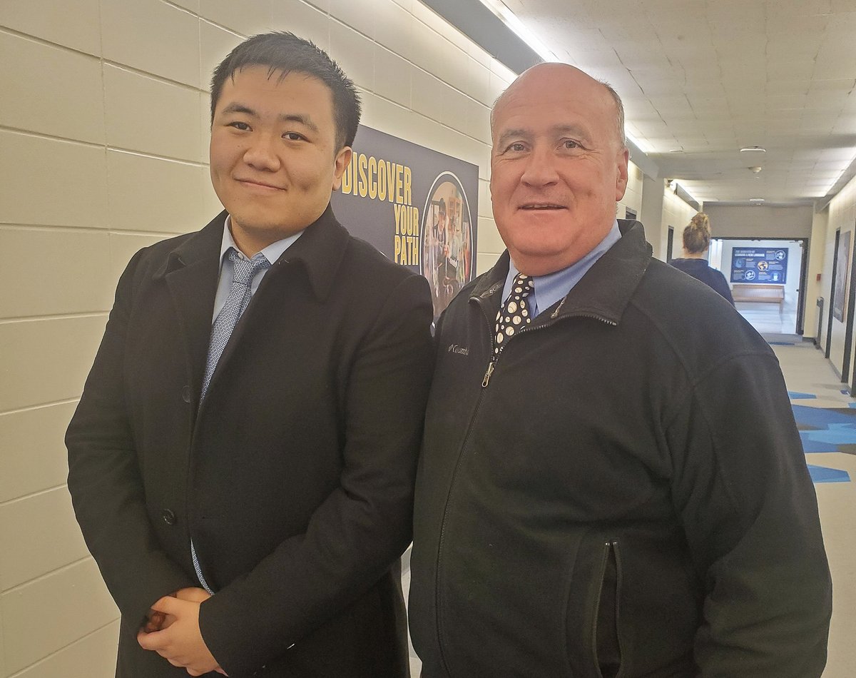 TrinityPawling's tweet photo. ALUMNI SPOTLIGHT: Yin "Leo" Jiang ’19 visited the Math Department yesterday &amp; had the chance to catch up with Doc Mandigo &amp; other faculty! The Class of 2019 Valedictorian now teaches math at @GoGunn1850. It was so great to see you, Leo! Thank you for stopping by. #TPshoutout https://t.co/b3O5qw5vaE