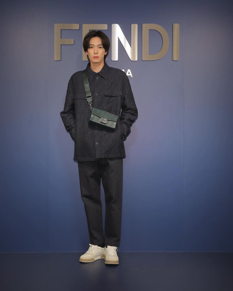 Como é lindo! Syuichiro Naito para FENDI. 😍

#SyuichiroNaito #内藤秀一郎
#SenpaiThisCantBeLove