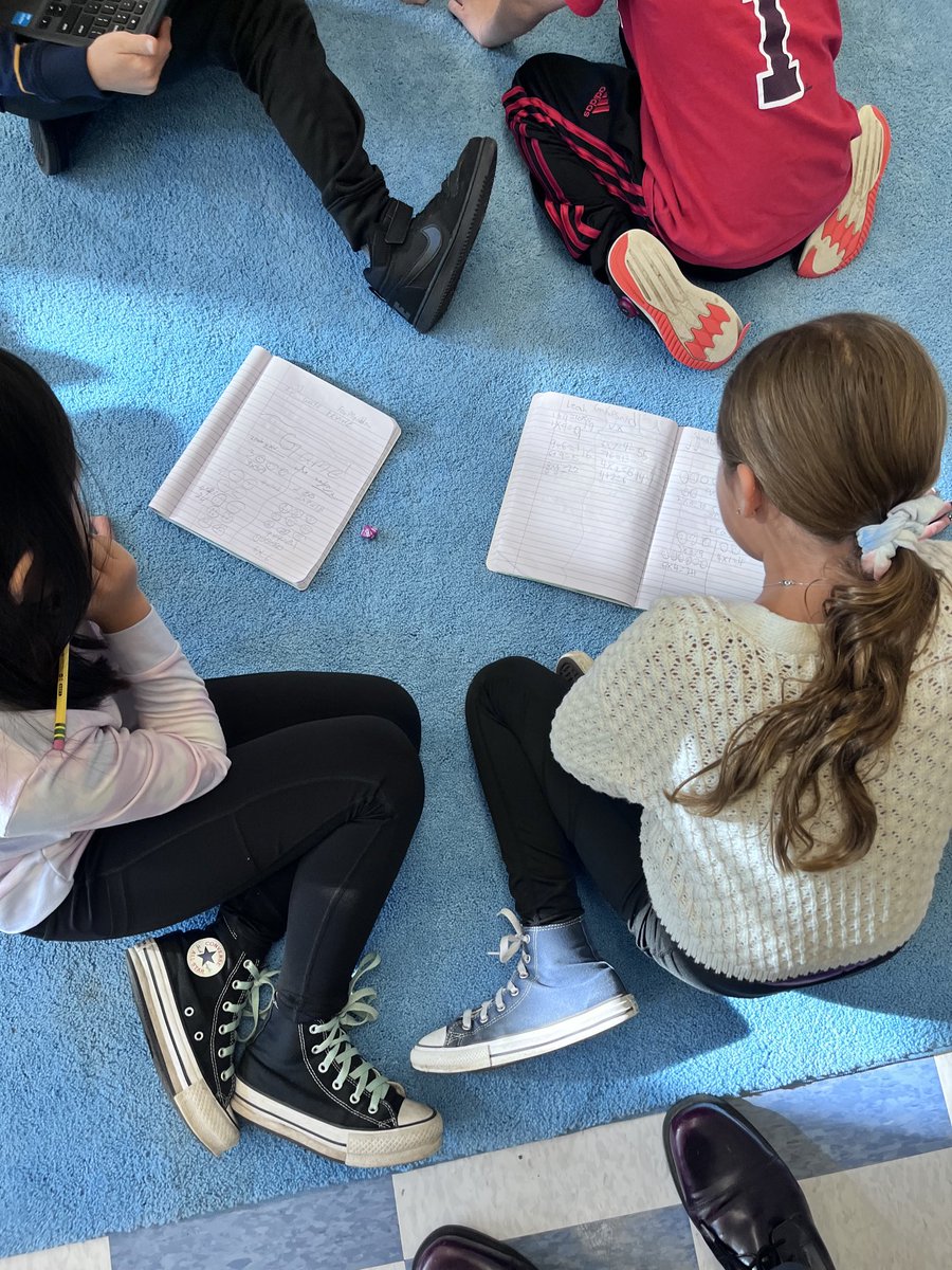 3JFoxMeadow's tweet photo. Practicing our multiplication skills using circles and stars! #fmpride https://t.co/d4fztMT4WT